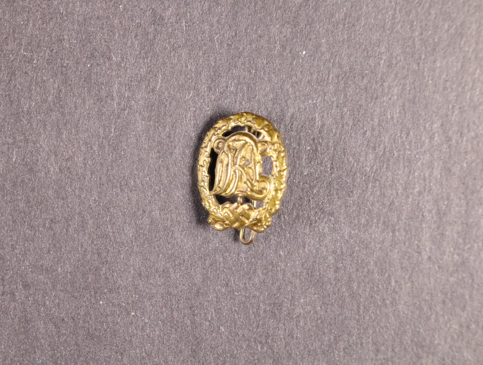 Sportovní odznak 3. model, miniatura, 18x14 mm