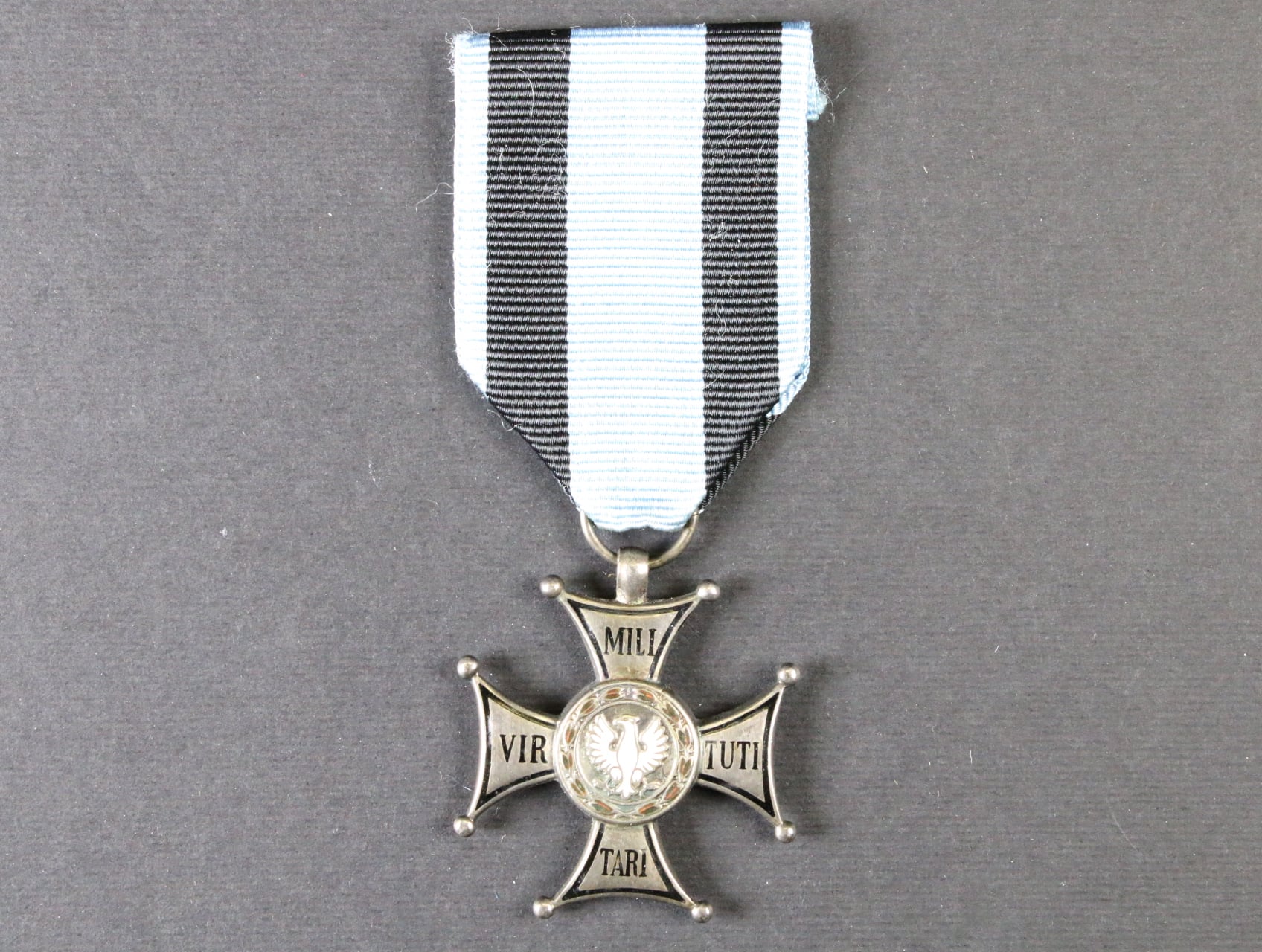Řád Virtuti Militari, V. třída Stříbrný kříž, období 1943-1989