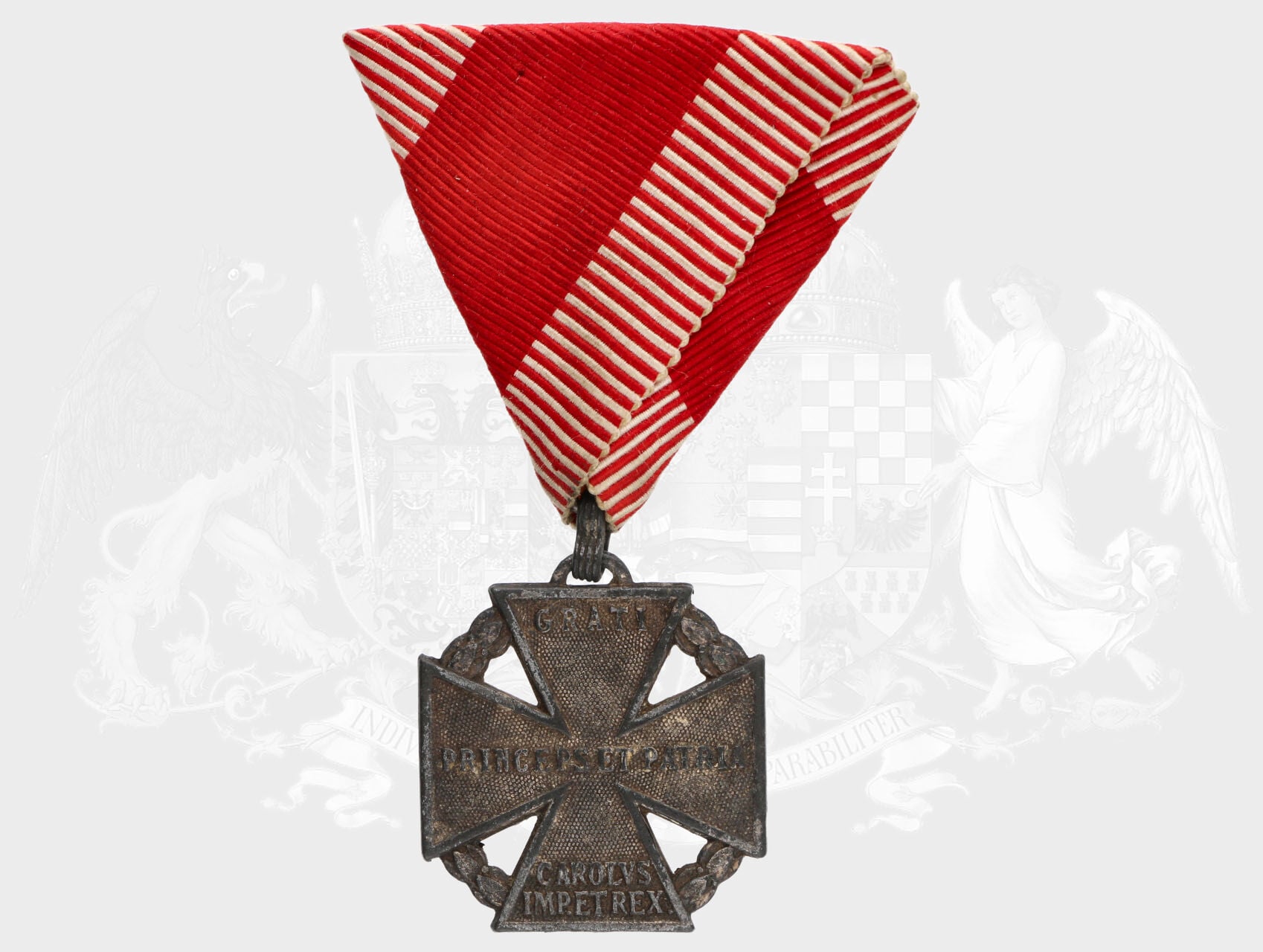 Karlův vojenský kříž, na hraně značka W & A