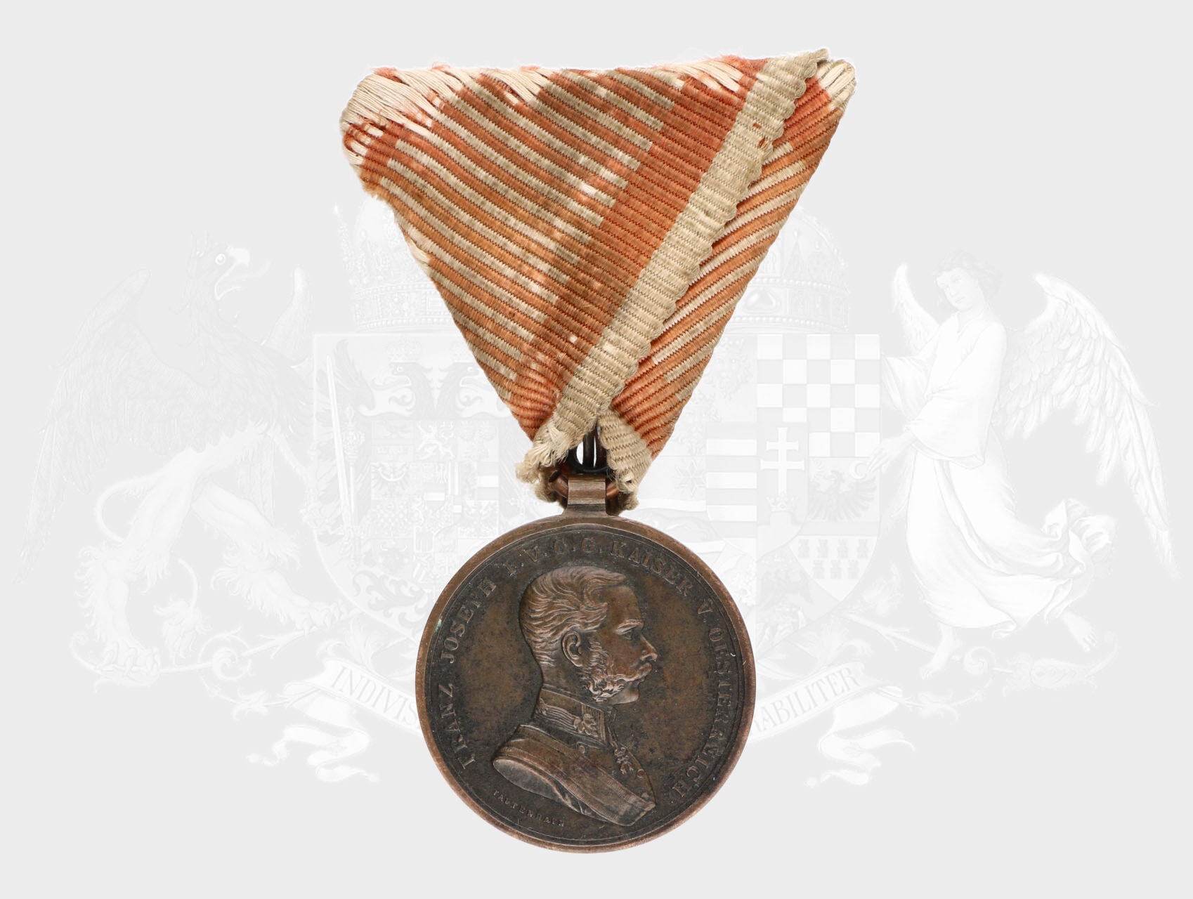 Bronzová medaile za statečnost, 8. vydání 1914-1917 F.J.I., původní vojenská stuha
