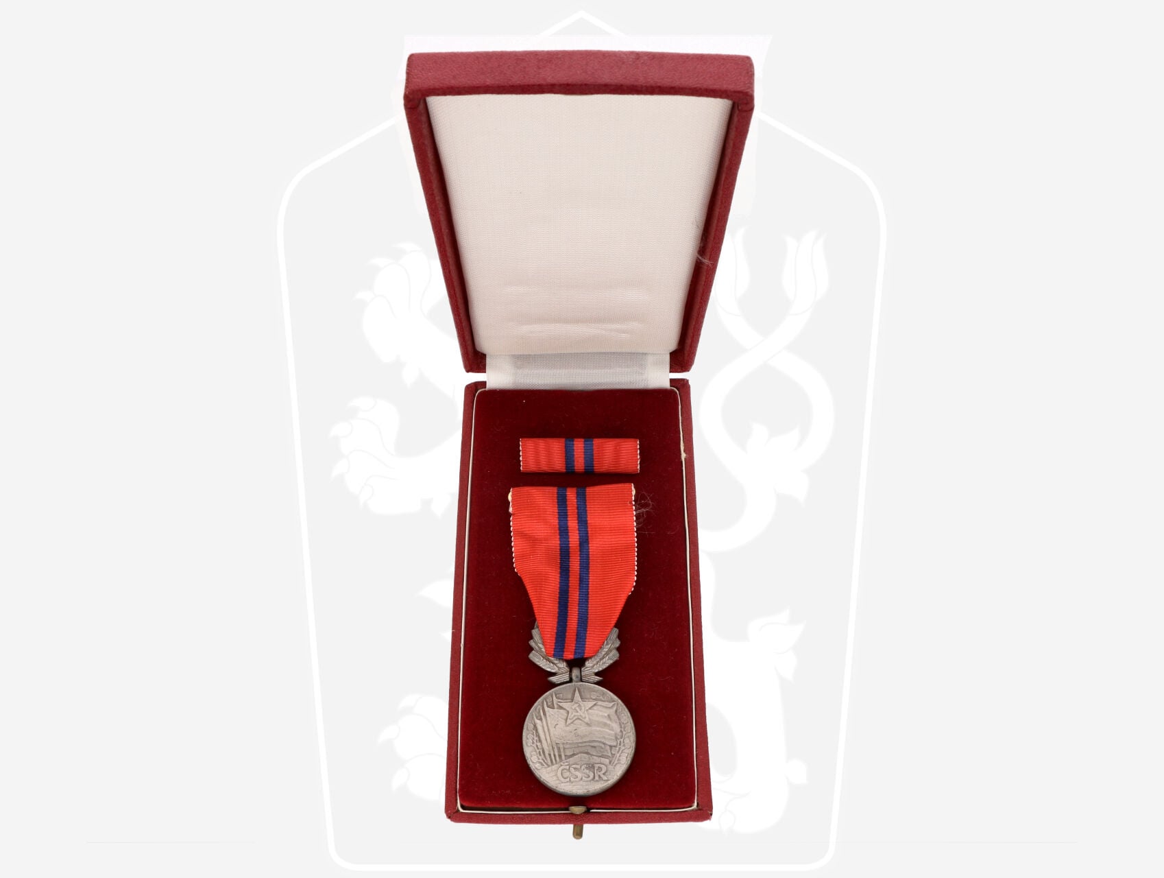 Vyznamenání - Za zásluhy o výstavbu II. vydání po roce 1960 ČSSR č.06955, udělené 30.4.1965 , značka výrobce Zukov, punc Ag 925, původní etue