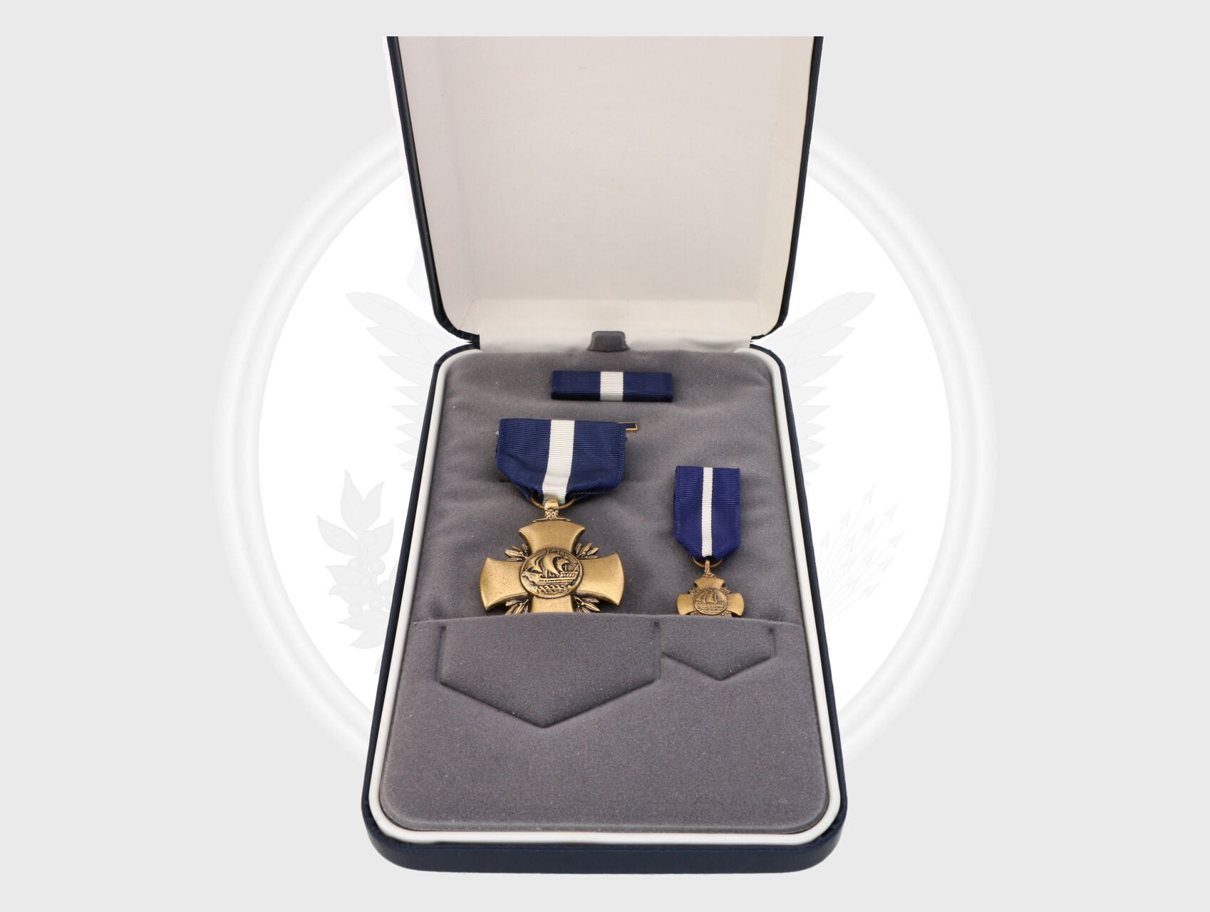 Námořní kříž, k tomu miniatura a původní etue