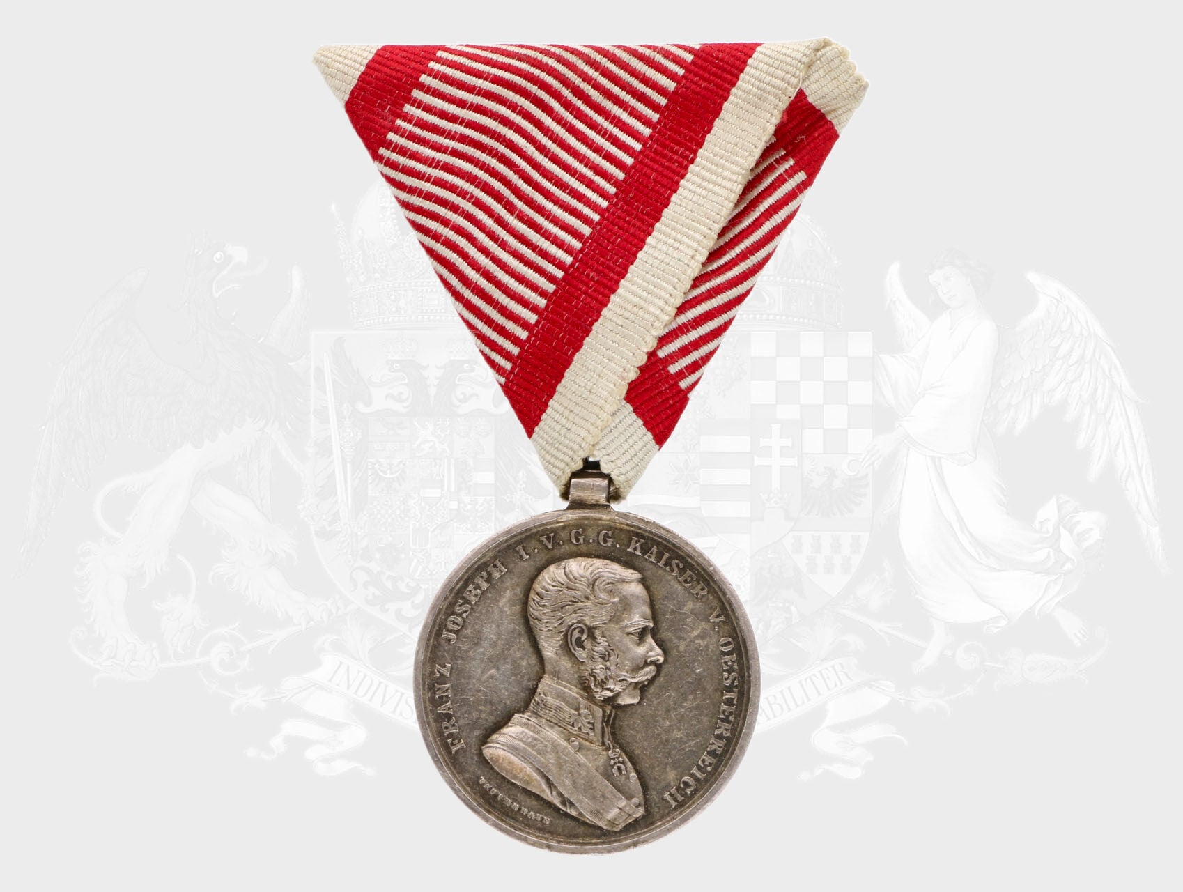 Stříbrná medaile za statečnost, 2. třídy, 8. vydání 1914-1917 F.J.I., původní trojúhelníková stuha
