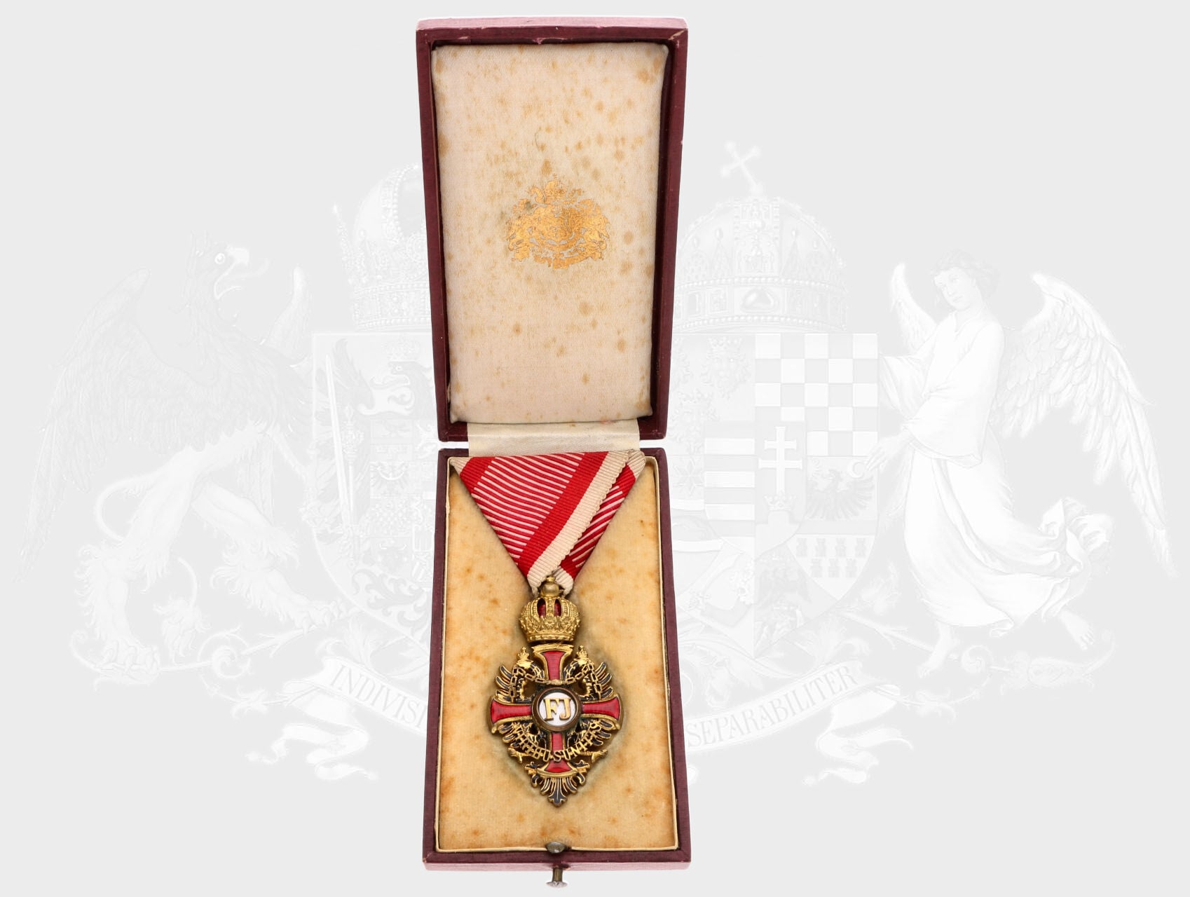 Řád Františka Josefa I. rytíř, zlacený bronz, na závěsném kroužku značka výrobce V. MAYERS & SOHNE a hvězdička, originální etue
