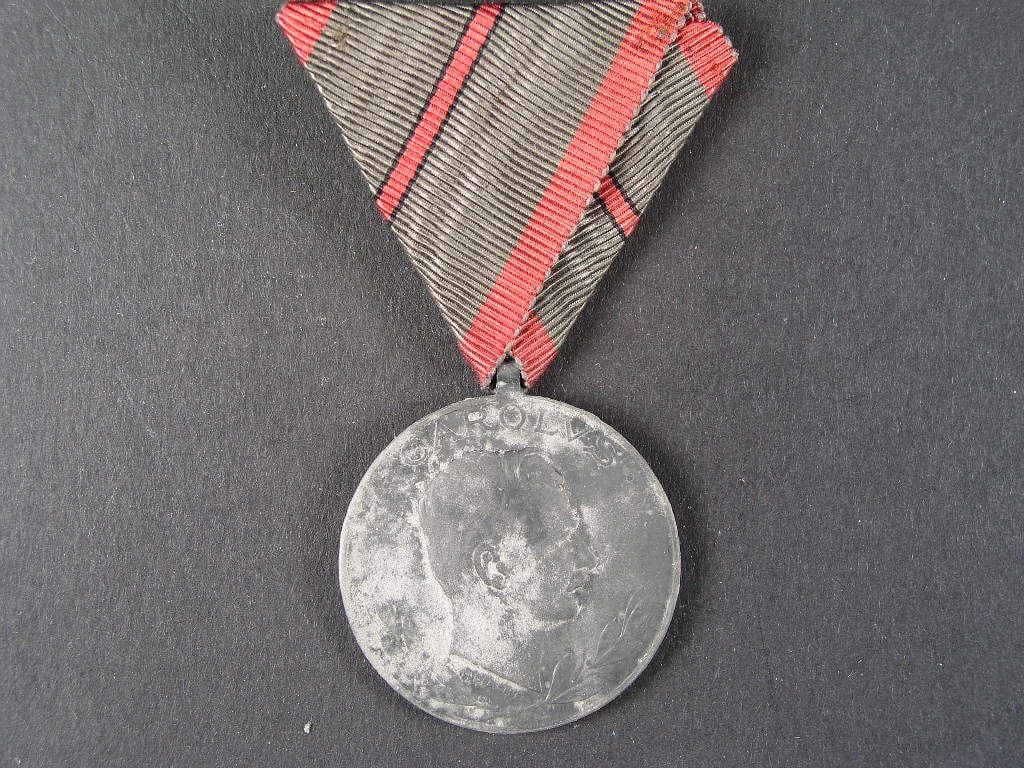 Medaile Za zranění z r. 1917 na stuze za jedno zranění