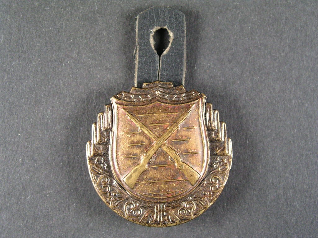 Výkonostní odznak pro střelce z pušky, plech, období 1945-1948