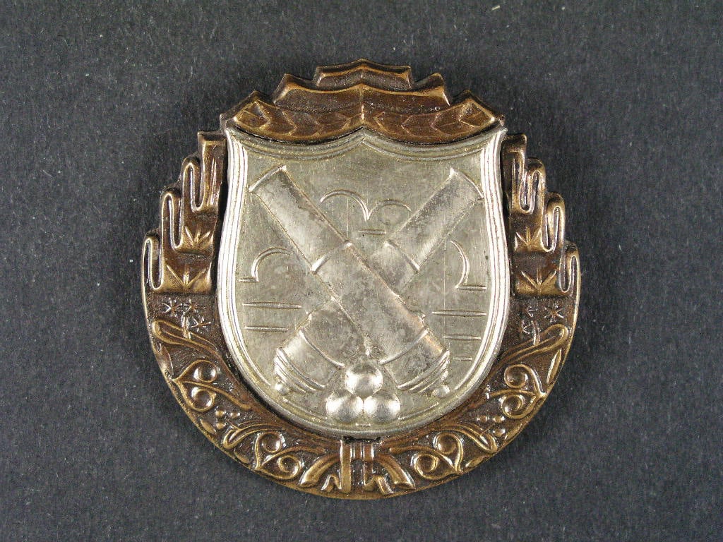 Výkonostní odznak pro miřiče dělostřelectva 1. třídy, plech, období 1945 - 48