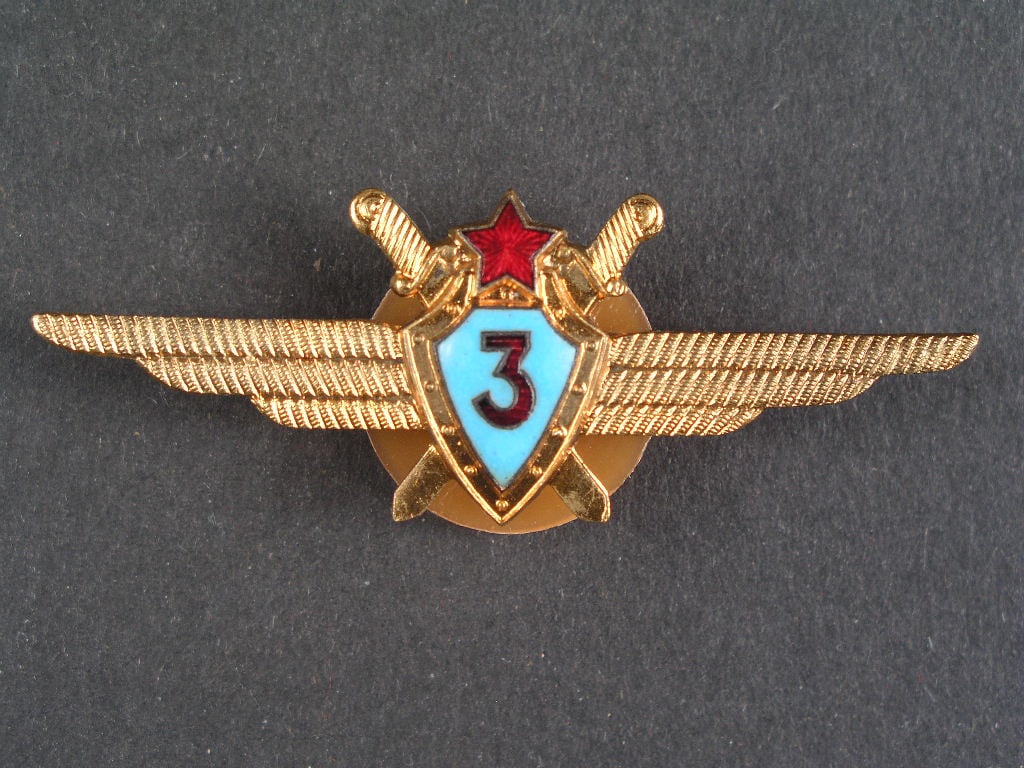 Odznak třídního specialisty letectva 1954-68. Pilot 3tř. tmavěmodrý smalt č.1770
