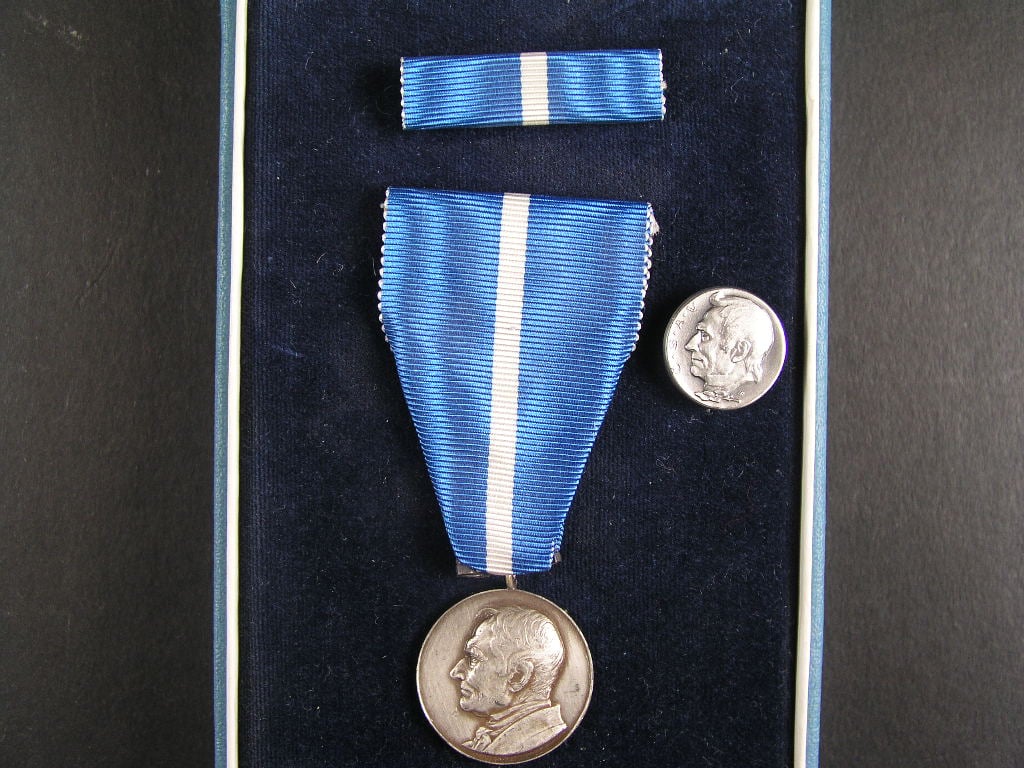 Medaile Jana Evangelisty Purkyně, Ag, + odznak Ag + originální etue