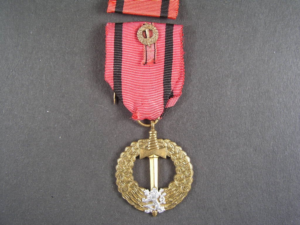 Pamětní medaile čs. armády v zahraničí, výrobce ZUKOV Praha + miniatura
