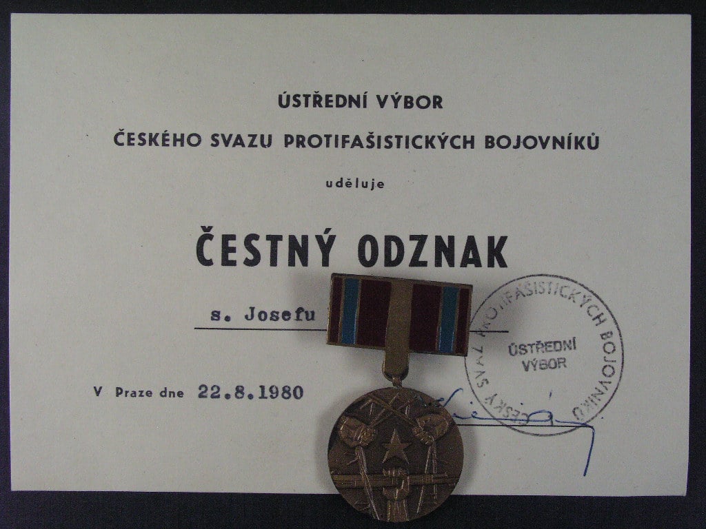 Čestný odznak Českého svazu protifašistických bojovníků + dekret