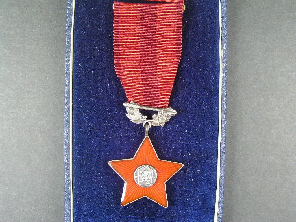Řád Rudé hvězdy ČSSR č.6585, punc Ag, výrobce Mincovna Kremnica, originální etue