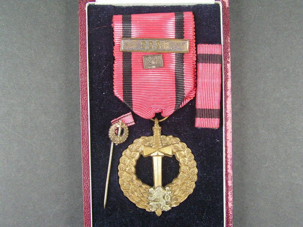 Pamětní medaile čs. armády v zahraničí se štítkem SSSR a S.V., miniatura a etue