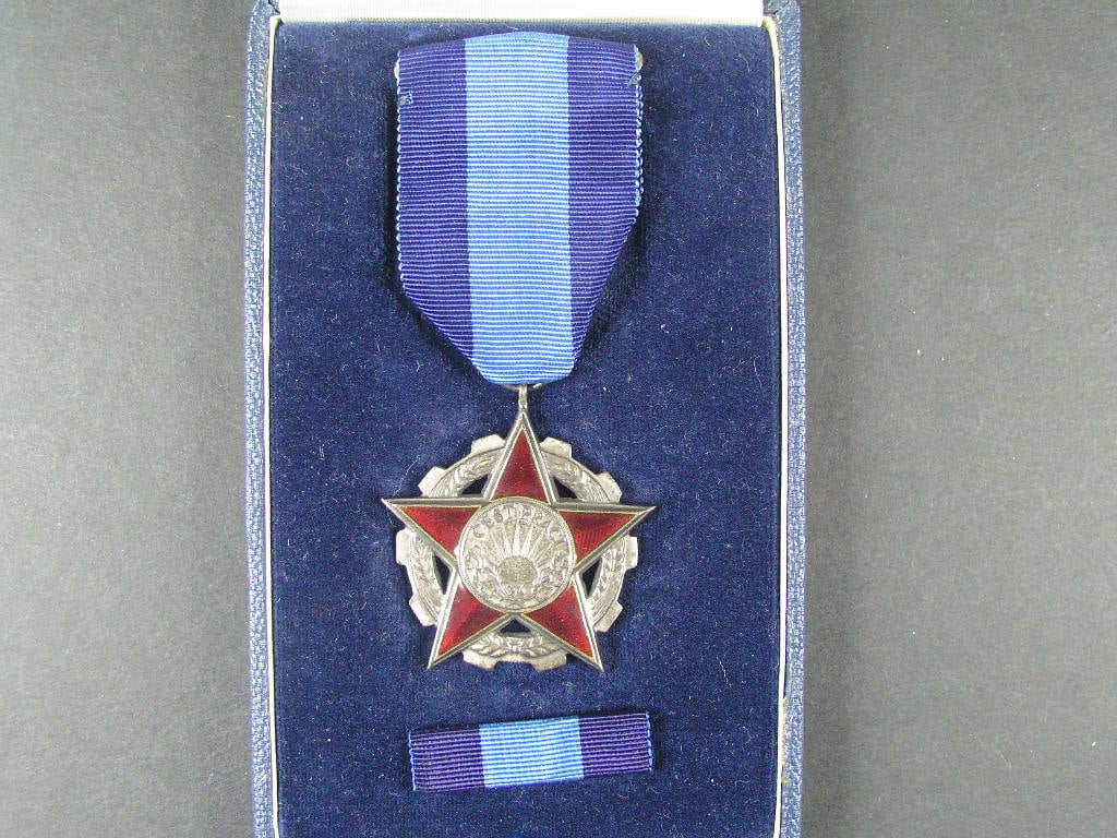 Řád práce II. vydání po roce 1960 ČSSR č. 2773 + etue