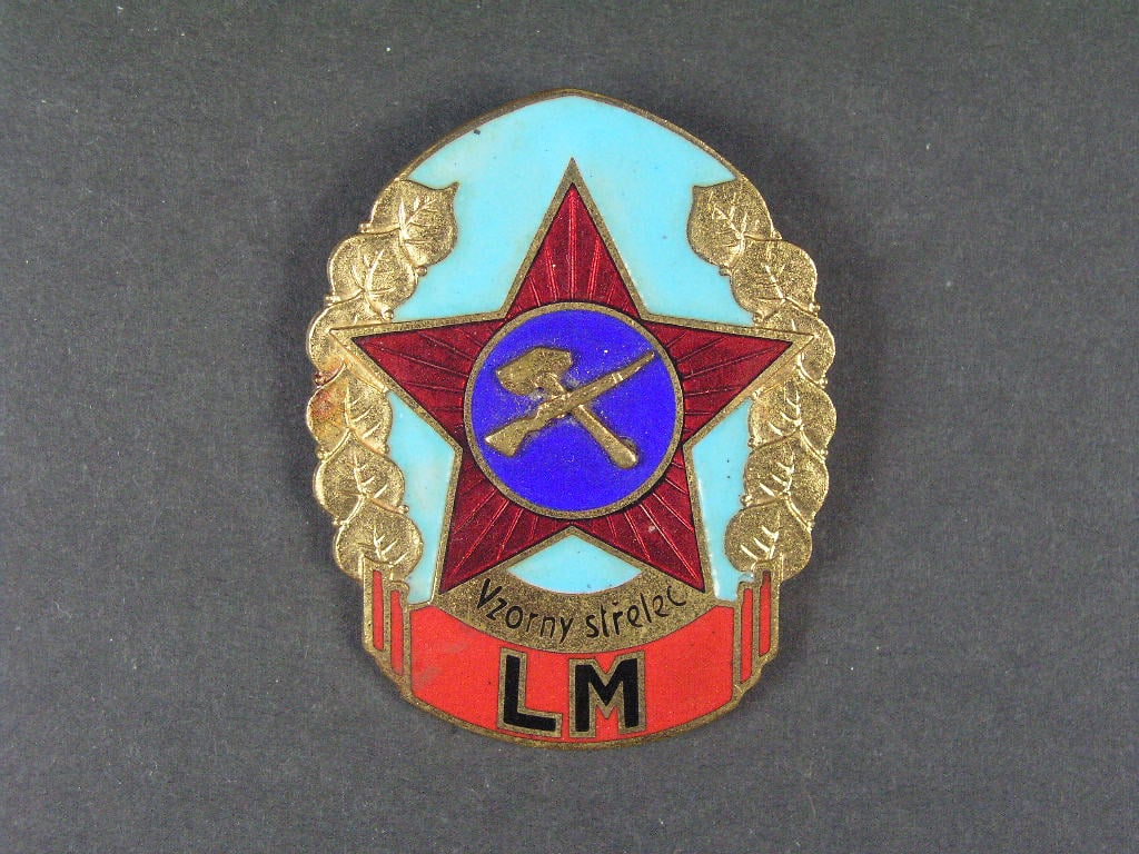 Vzorný střelec LM, vodorovná upínací jehla