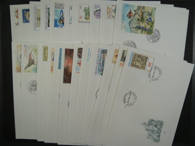 kompletní ročník obálek FDC 2005, kat. číslo 421 - 456, celkem 32 ks