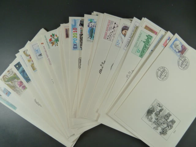kompletní ročník obálek FDC 2010, kat. číslo 619 - 664, celkem 43 ks