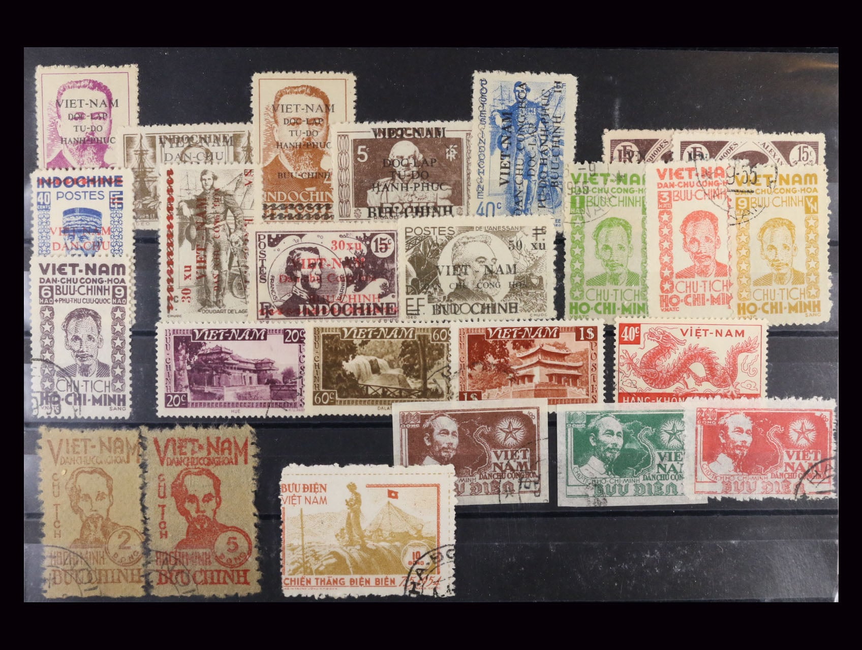 Vietnam císařství - zn. Mi. č. 2 - 5, 11, 19, 19a, 22, 29 - 31, 56 - 8, 60, 62, 65 - 6, Vietnam republika - zn. Mi. č. 2, 2, 4 B, 5 B, 6 A, 10 A, cca 300 EUR