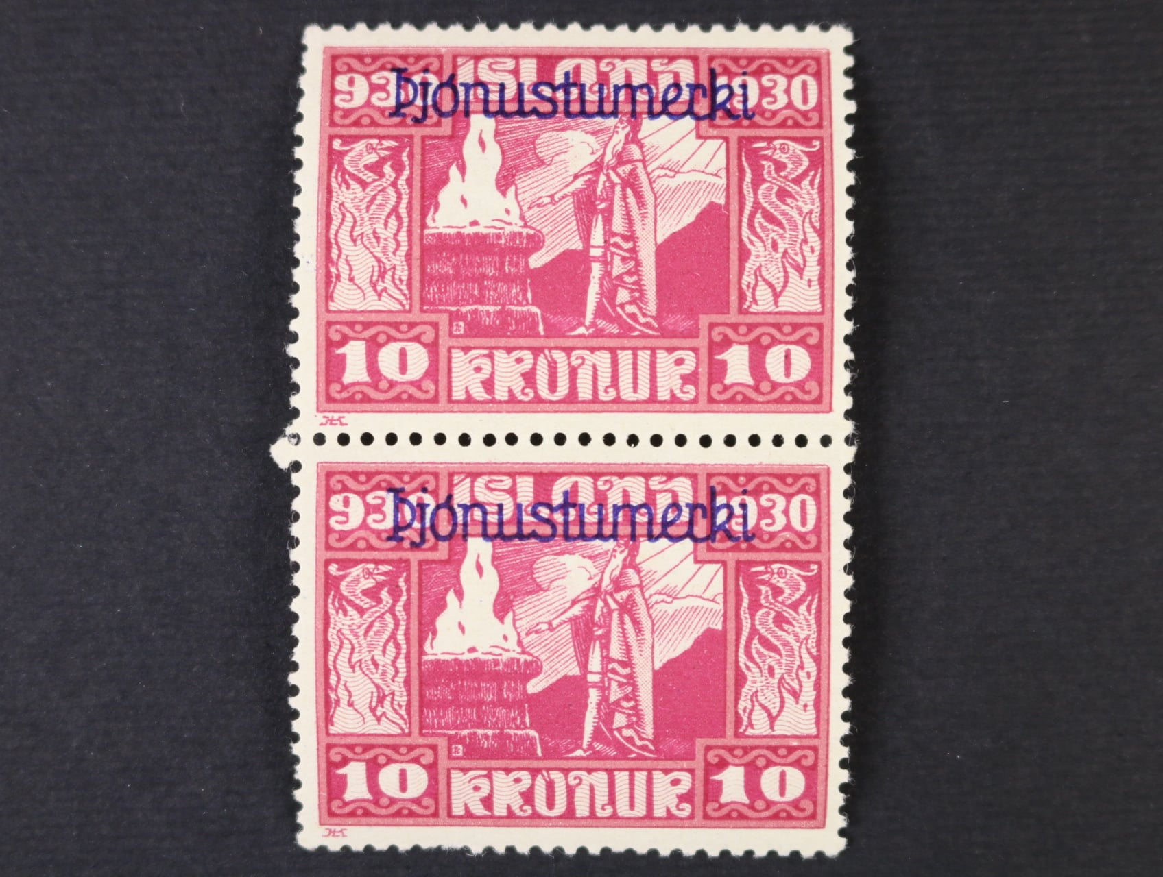 zn. Mi. č. 58 (Dienstmarken) ve svislé dvoupásce, cca 500 EUR