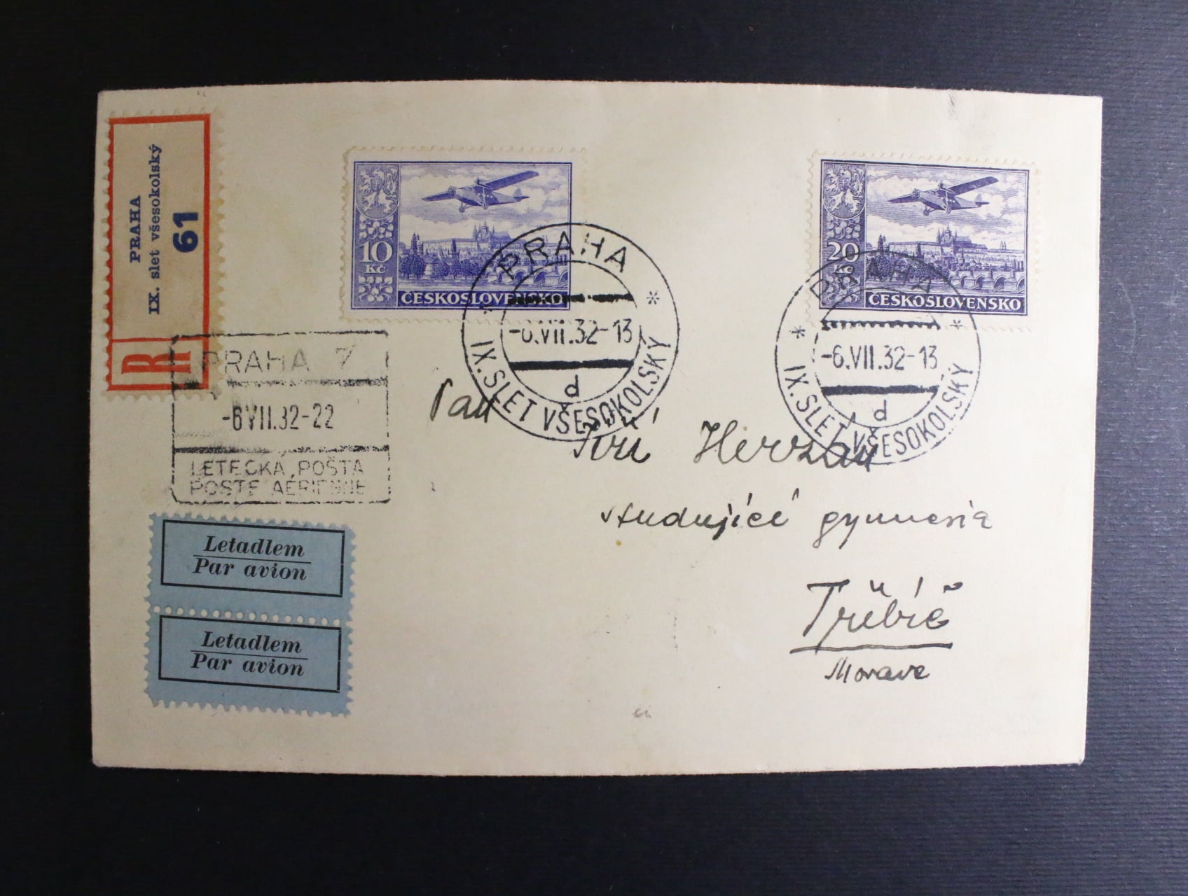 let. R-dopis frank. zn. L č. 13, L 14, pod. raz. a R-nalepka PRAHA IX. SLET VSESOKOLSKY 6.8.32, pruch. raz. PRAHA 7 LETECKA POSTA