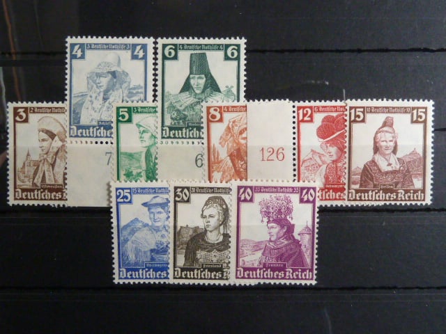 zn. Mi. č. 588 - 597 Kroje **