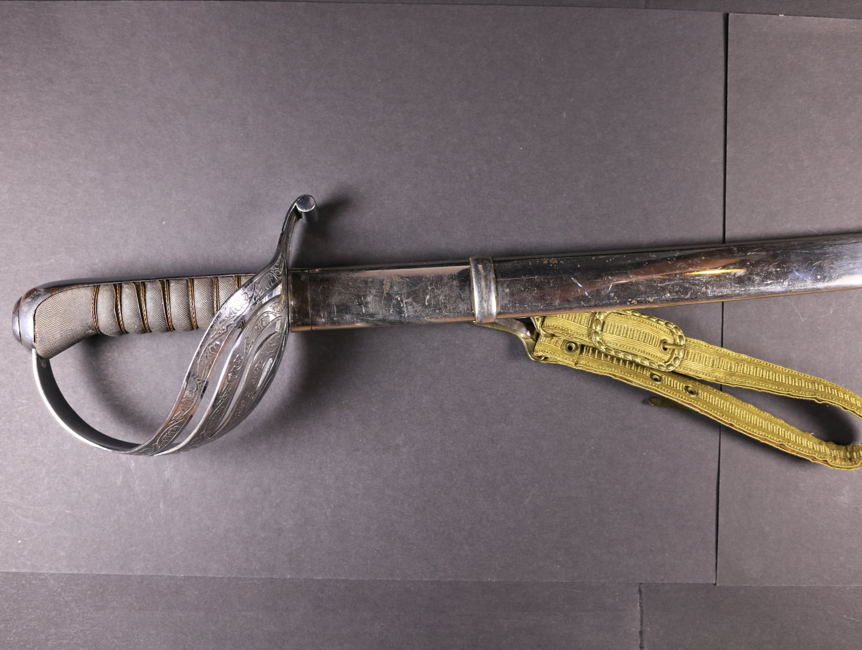 Šavle vz. 24 pro důstojníky čs. armády, značka výrobce Wlaszlovits Štós a H24, přechromováno