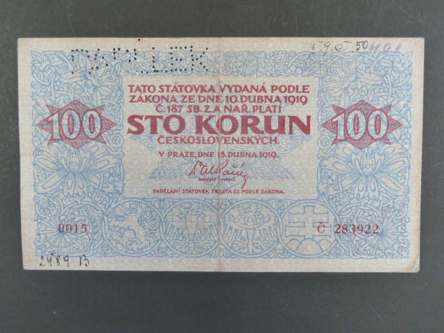 padělek, 100 Kč 15.4.1919 série 0015, dobový tištěný padělek, evidovaný typ 9 číslo 50, perf. PADĚLEK, velmi zdařilý padělek včetně průsvitky, bez přímého porovnání s originálem téměř nerozeznatelný