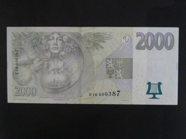 2000 Kč 2007 série E 16 000387