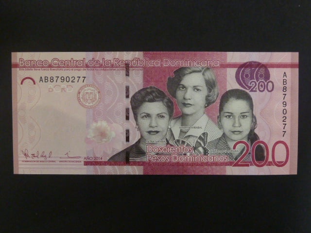 DOMINIKÁNA, 200 Pesos 2014, BNB. B722a, Pi. 191