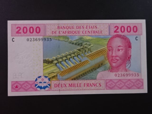 STŘEDOAFRICKÉ STÁTY-ČAD, 2000 Francs 2002 C, BNB. B108Ca