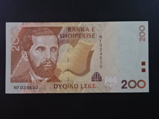 200 Leke 2001, BNB. B313b, Pi. 67