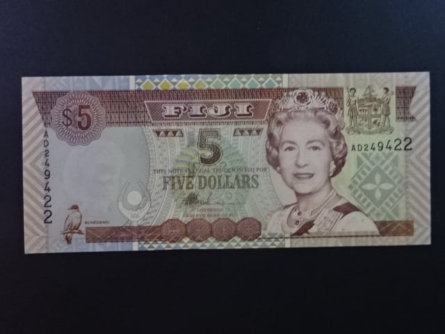 FIDŽI, 5 Dollars 2002, BNB. B516a, Pi. 105