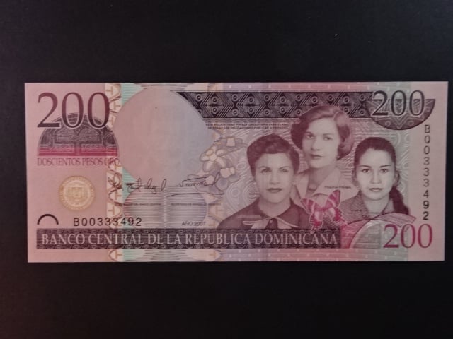 DOMINIKÁNA, 200 Pesos 2007, BNB. B701a, Pi. 178