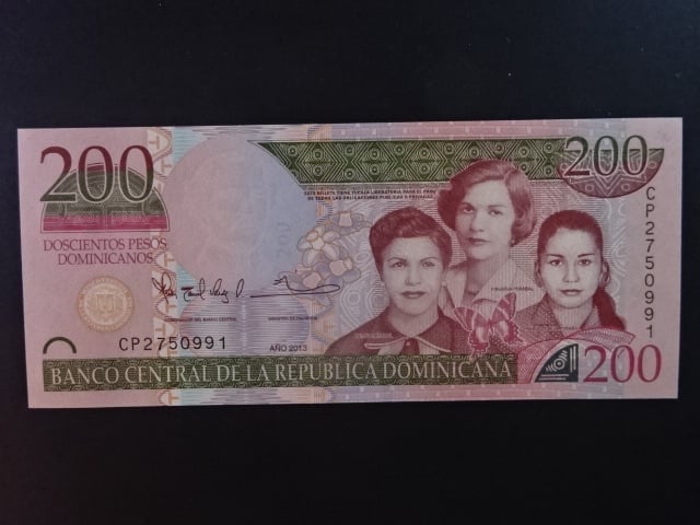 DOMINIKÁNA, 200 Pesos 2013, BNB. B714a, Pi. 185