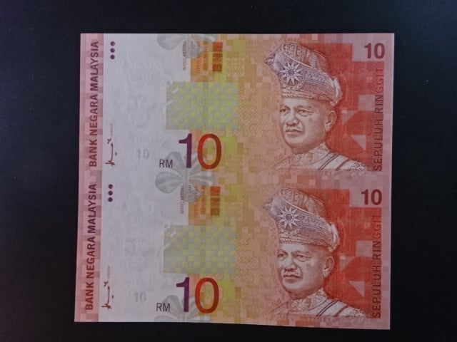 MALAJSIE, 10 Ringgit 1997 ve svislé dvoupásce, BNB. B136a, Pi.42
