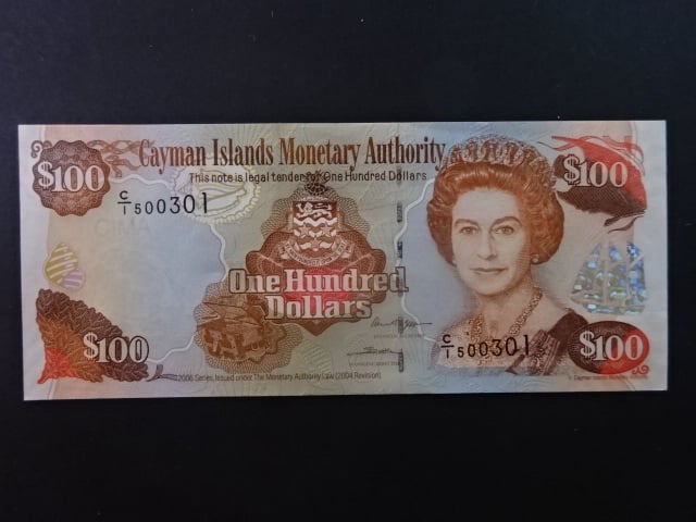 KAJMANSKÉ OSTROVY, 100 Dollars 2006, BNB. B217a, Pi. 37