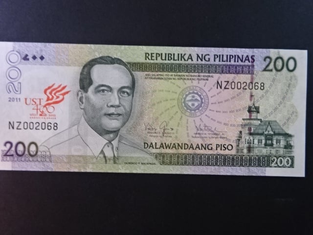 FILIPÍNY, 200 Piso 2011, BNB. B1065a, Pi. 214