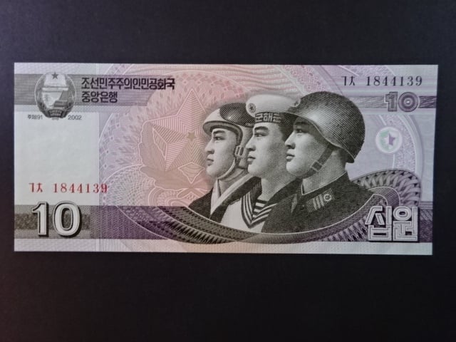 SEVERNÍ KOREA, 10 Won 2002, BNB. B349b, Pi. CS10