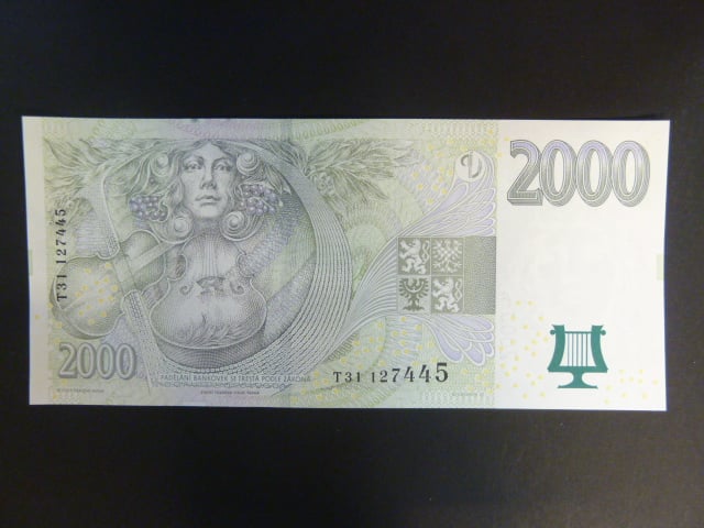 2000 Kč 2007 série T 31