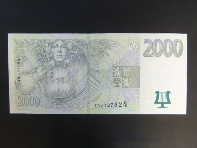 2000 Kč 2007 série T 40