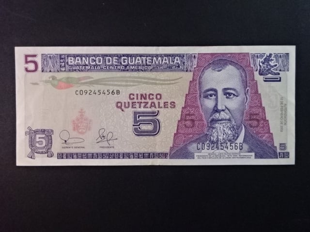GUATEMALA, 5 Quetzales 2003, BNB. B590a, Pi. 106