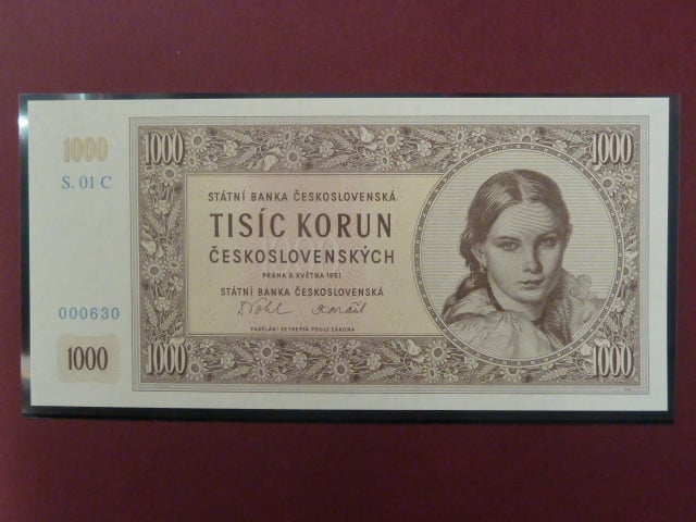 1000 Kčs 9.5.1951 série C 01 novotisk vydaný STC ve spolupráci s ČNB, papír s vodoznakem, kvalitní tisk, dárkový obal