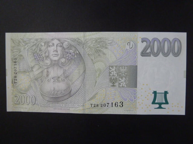 2000 Kč 2007 série T 28