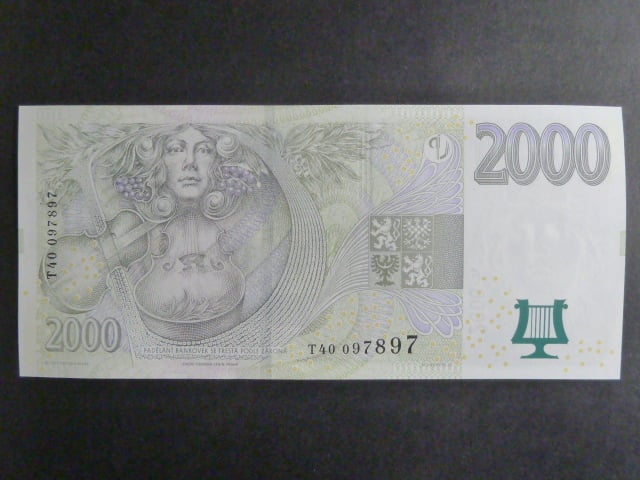 2000 Kč 2007 série T 40