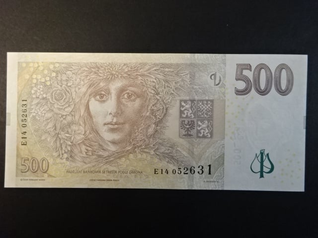 500 Kc 2009 série E 14 nažloutlý papír