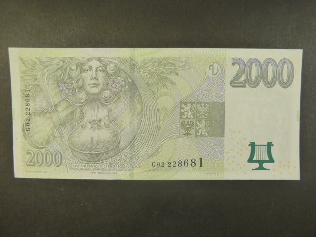 2000 Kč 2007 série G 02 první série