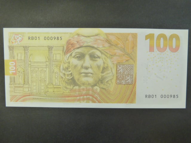 100 Kč 2019 série RB 01 000985 pamětní k 100.výročí budování české měny, motiv s Rašínem, dárkový obal