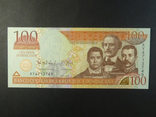 DOMINIKÁNA, 100 Pesos 2012, BNB. B713a, Pi. 184b