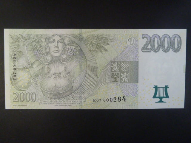 2000 Kč 2007 série E 07