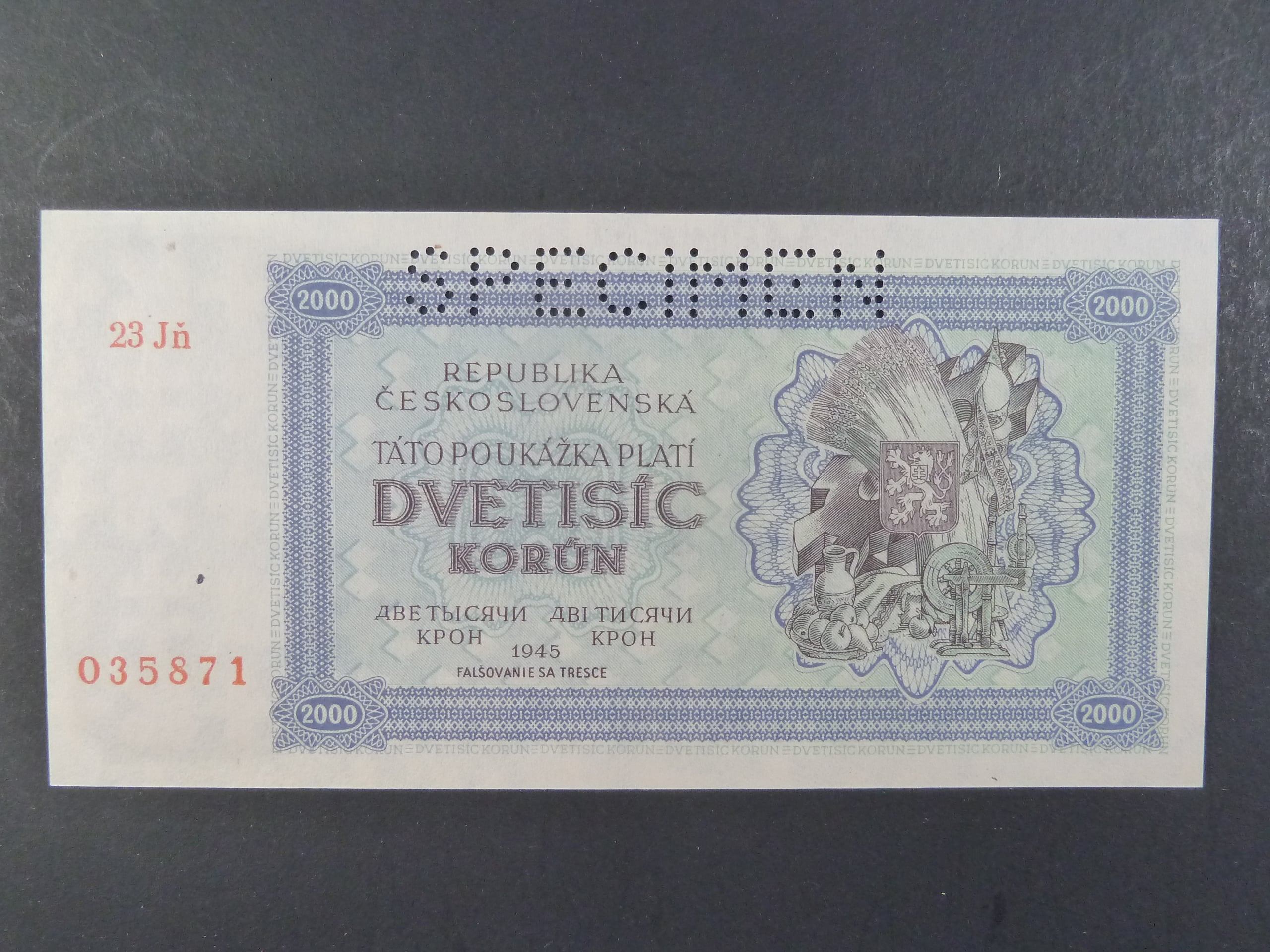 2000 K 1945 série 23Jň, perf. SPECIMEN nahoře, poloha vodoznaku A